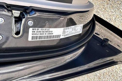 Granite Crystal Clearcoat Metallic 2022 Chrysler Pacifica Touring-L