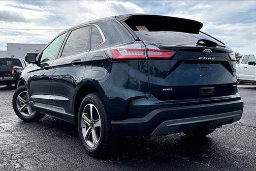 Blue Metallic 2024 Ford Edge SEL