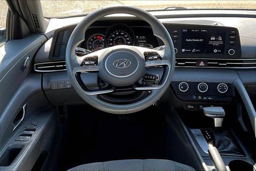 2021 Hyundai ELANTRA SE