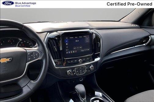 Mosaic Black Metallic 2023 Chevrolet Traverse LT Cloth