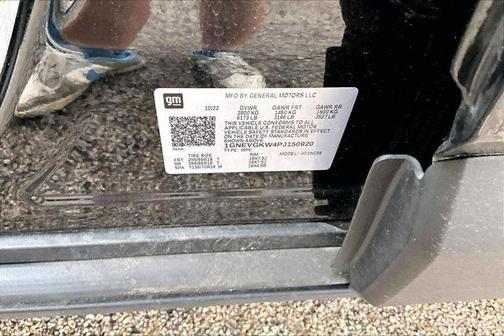 Mosaic Black Metallic 2023 Chevrolet Traverse LT Cloth