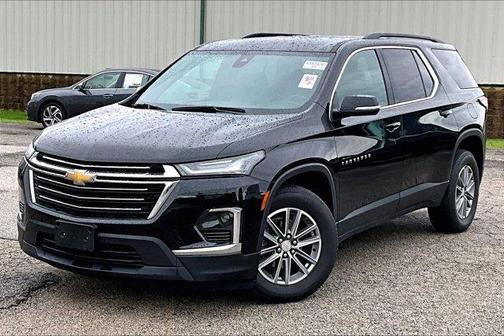 Mosaic Black Metallic 2023 Chevrolet Traverse LT Cloth