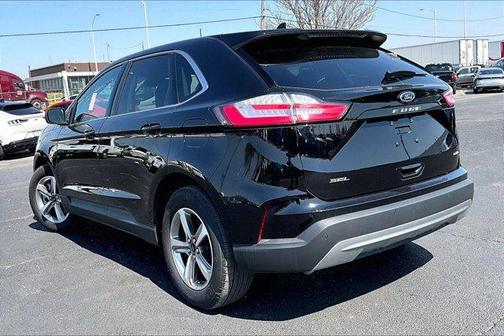 Agate Black Metallic 2024 Ford Edge SEL