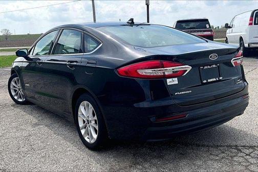 Black 2019 Ford Fusion Hybrid SE