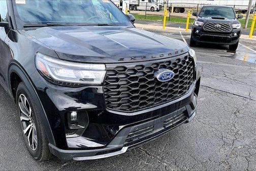 Black Metallic 2025 Ford Explorer ST-Line 4WD