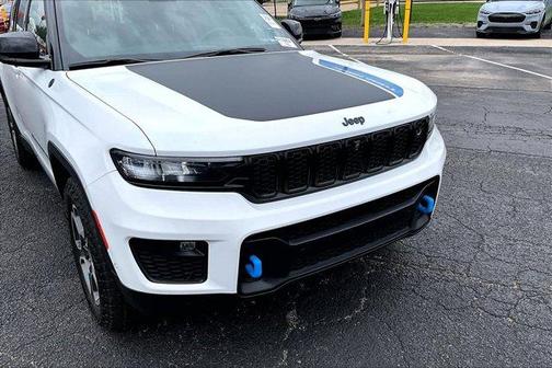 Bright White Clearcoat 2022 Jeep Grand Cherokee 4xe Trailhawk