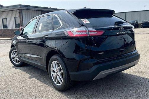Black Metallic 2024 Ford Edge SEL