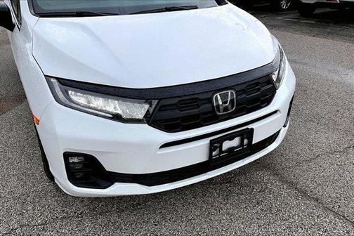 White 2025 Honda Odyssey Sport-L