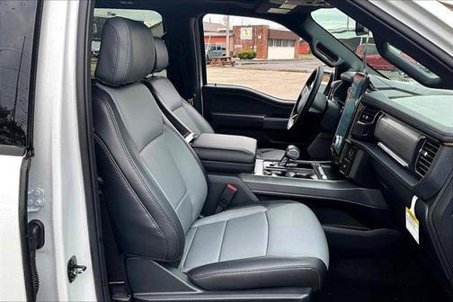 2025 Ford F-150 Lightning LARIAT
