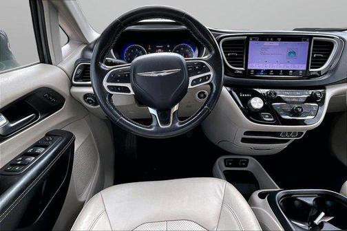 2021 Chrysler Pacifica Touring-L