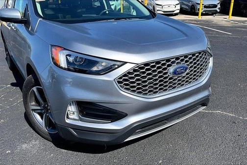 Silver Metallic 2023 Ford Edge SEL