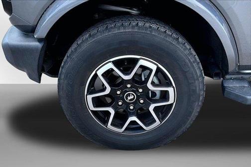 Gray Metallic 2021 Ford Bronco 4WDOUTER BANKS