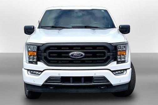 Oxford White 2022 Ford F-150 XLT
