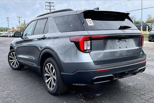 Gray Metallic 2025 Ford Explorer ST-Line 4WD