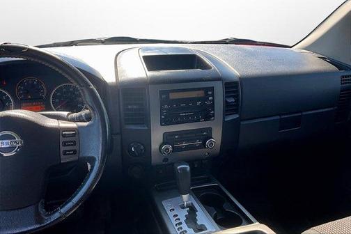 2010 Nissan Titan SE