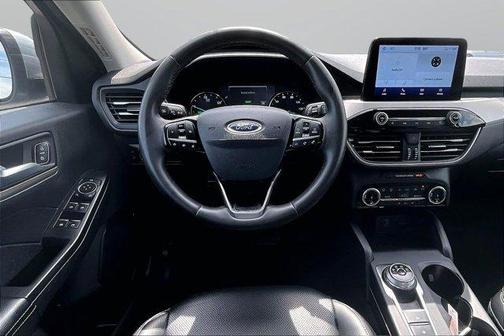 Iconic Silver Metallic 2022 Ford Escape PHEV SEL