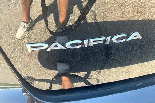 2023 Chrysler Pacifica Touring-L