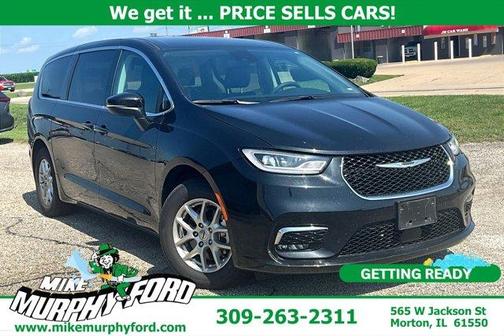 2023 Chrysler Pacifica Touring-L