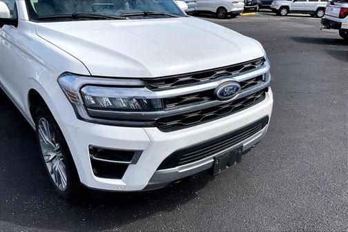 White Metallic 2024 Ford Expedition Limited