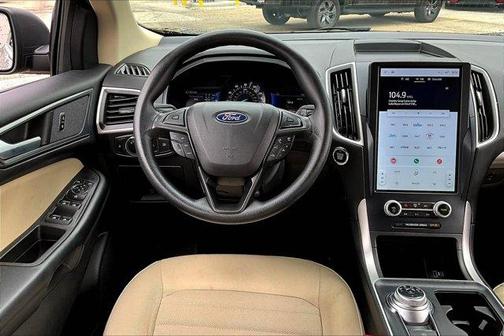 2023 Ford Edge SE