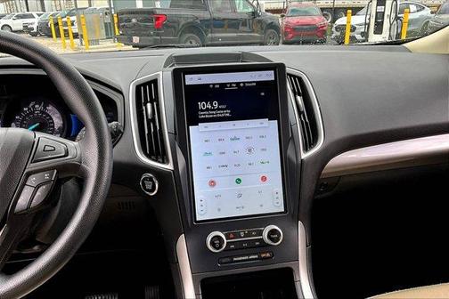 2023 Ford Edge SE