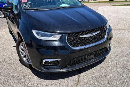 Diamond Black 2024 Chrysler Pacifica Touring-L