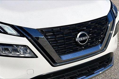 White 2023 Nissan Rogue Platinum