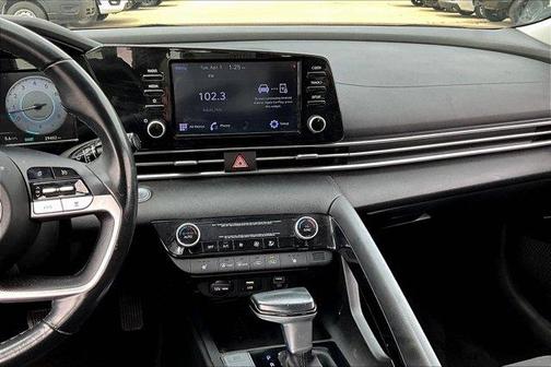 2021 Hyundai ELANTRA SEL