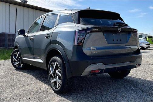 Gun Metallic 2025 Nissan Kicks SV