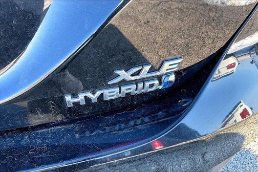 2020 Toyota Camry Hybrid XLE