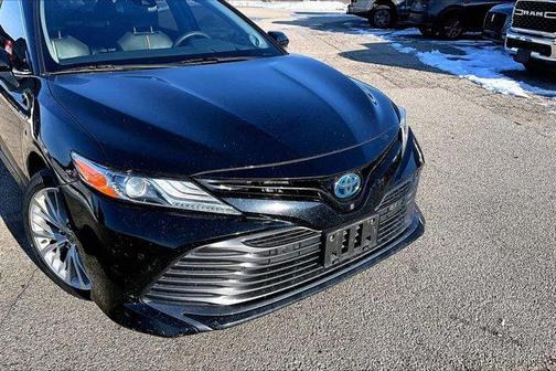 2020 Toyota Camry Hybrid XLE