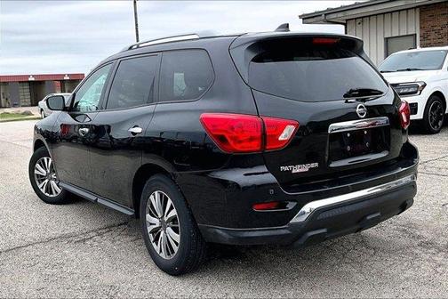 Magnetic Black Pearl 2020 Nissan Pathfinder SV