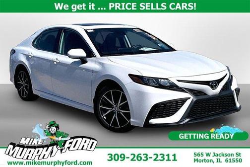White 2023 Toyota Camry SE