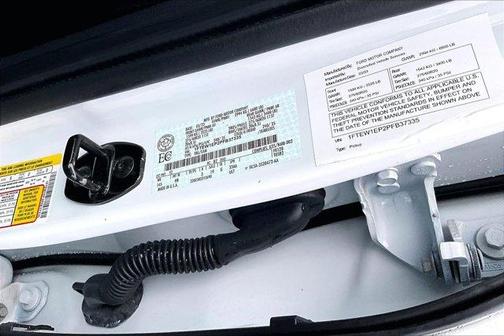 Oxford White 2023 Ford F-150 Lariat