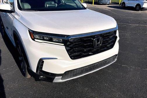 Platinum White Pearl 2024 Honda Pilot Touring