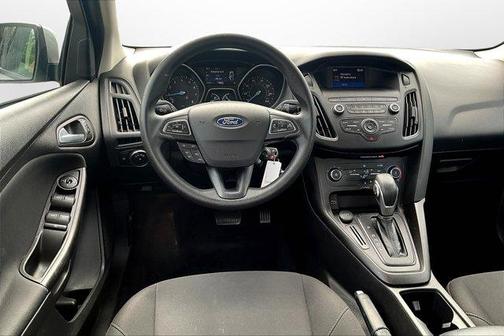 Ingot Silver Metallic 2018 Ford Focus SE