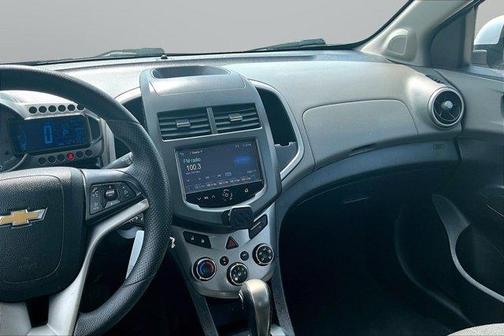 Summit White 2016 Chevrolet Sonic LT