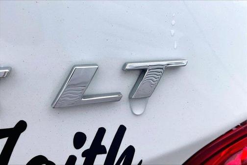 Summit White 2016 Chevrolet Sonic LT