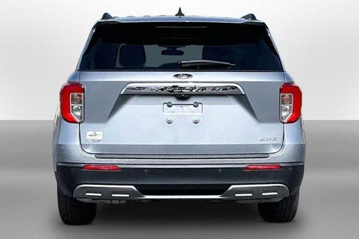 Iconic Silver Metallic 2024 Ford Explorer XLT
