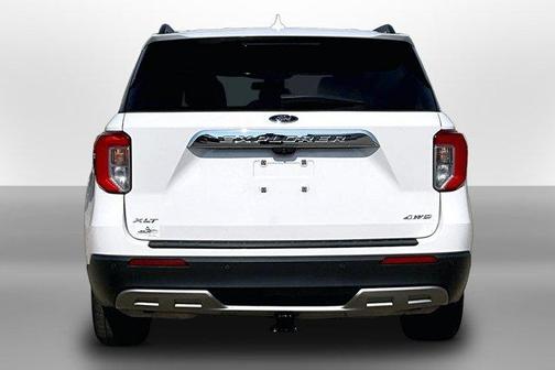 White 2022 Ford Explorer XLT