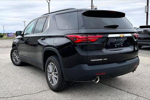 Mosaic Black Metallic 2023 Chevrolet Traverse LT Cloth