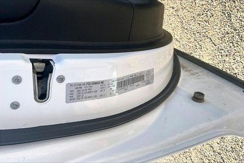 Bright White Clearcoat 2018 Chrysler Pacifica Touring-L Plus