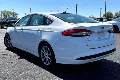 Oxford White 2017 Ford Fusion SE
