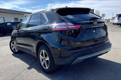 Agate Black Metallic 2024 Ford Edge SEL