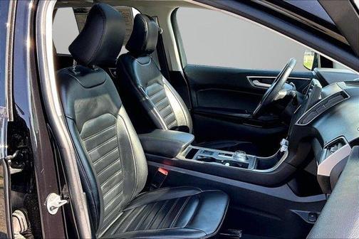 Black Metallic 2024 Ford Edge SEL