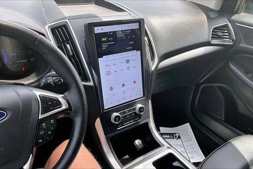 Black Metallic 2024 Ford Edge SEL