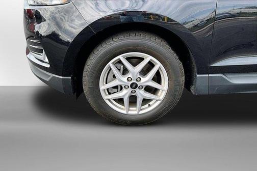 Black Metallic 2024 Ford Edge SEL