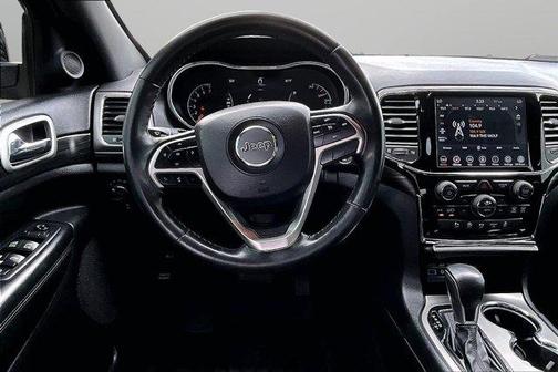 2020 Jeep Grand Cherokee Laredo