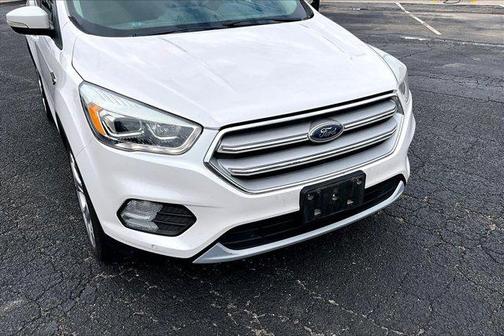 White Platinum Clearcoat Metallic 2019 Ford Escape Titanium