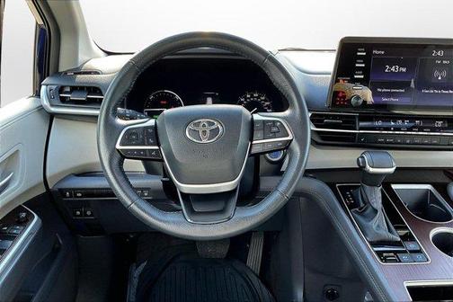 2024 Toyota Sienna XLE